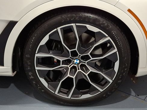 Used 2024 BMW X7 xDrive40i w/ M Sport Package image 6