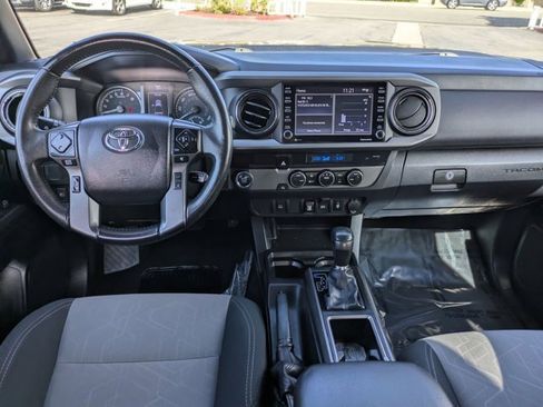 Certified 2022 Toyota Tacoma TRD Off-Road image 16