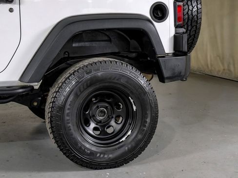 Used 2018 Jeep Wrangler Sport image 13
