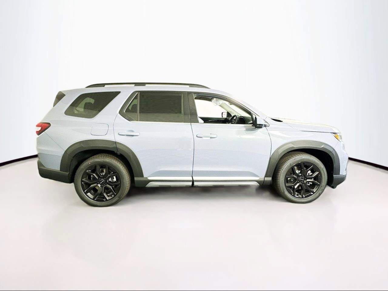 Used 2025 Honda Pilot Touring image 9