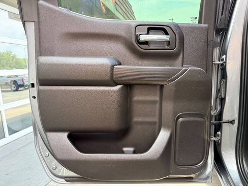 Used 2020 Chevrolet Silverado 1500 Custom w/ Infotainment Package RWD image 28