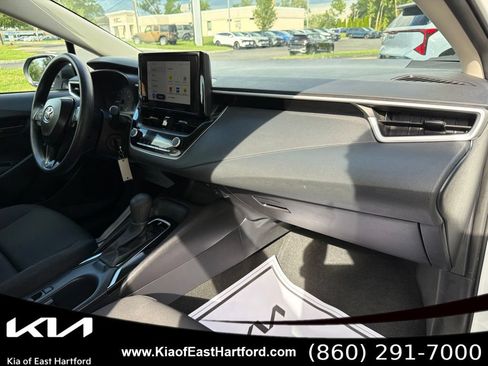 Used 2025 Toyota Corolla LE FWD image 12