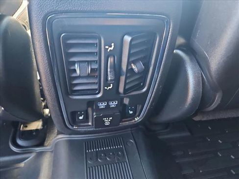 Used 2021 Jeep Grand Cherokee Trailhawk w/ Trailhawk Luxury Group image 18