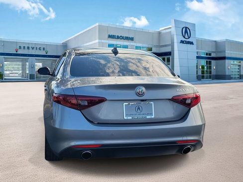 Used 2021 Alfa Romeo Giulia Ti image 4