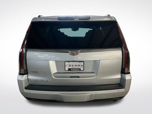 Used 2016 Cadillac Escalade Premium AWD/4WD image 4