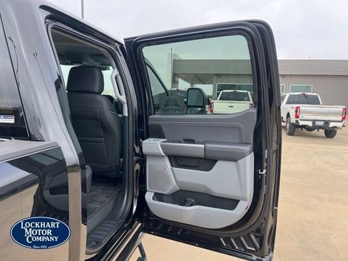 New 2025 Ford F250 XLT w/ Black Appearance Package image 29