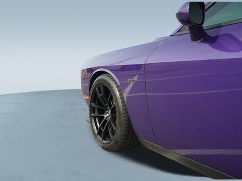 Used 2023 Dodge Challenger R/T w/ Plus Package image 32