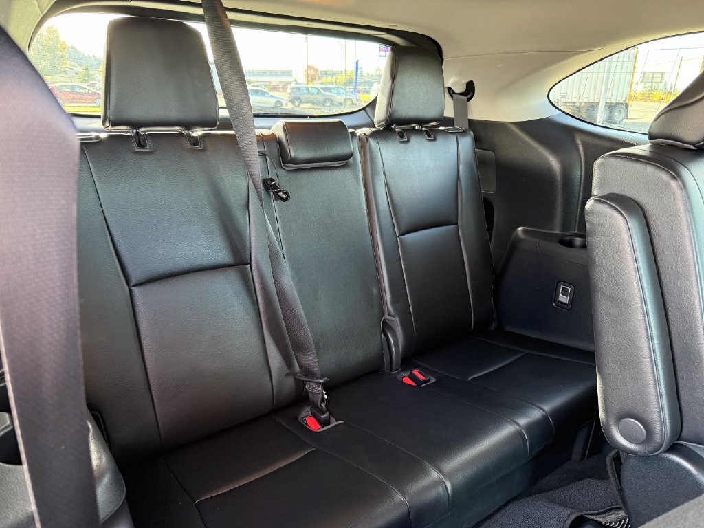 Used 2023 Toyota Highlander XLE AWD/4WD image 15