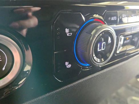 Used 2023 Chevrolet Silverado 1500 LT image 30