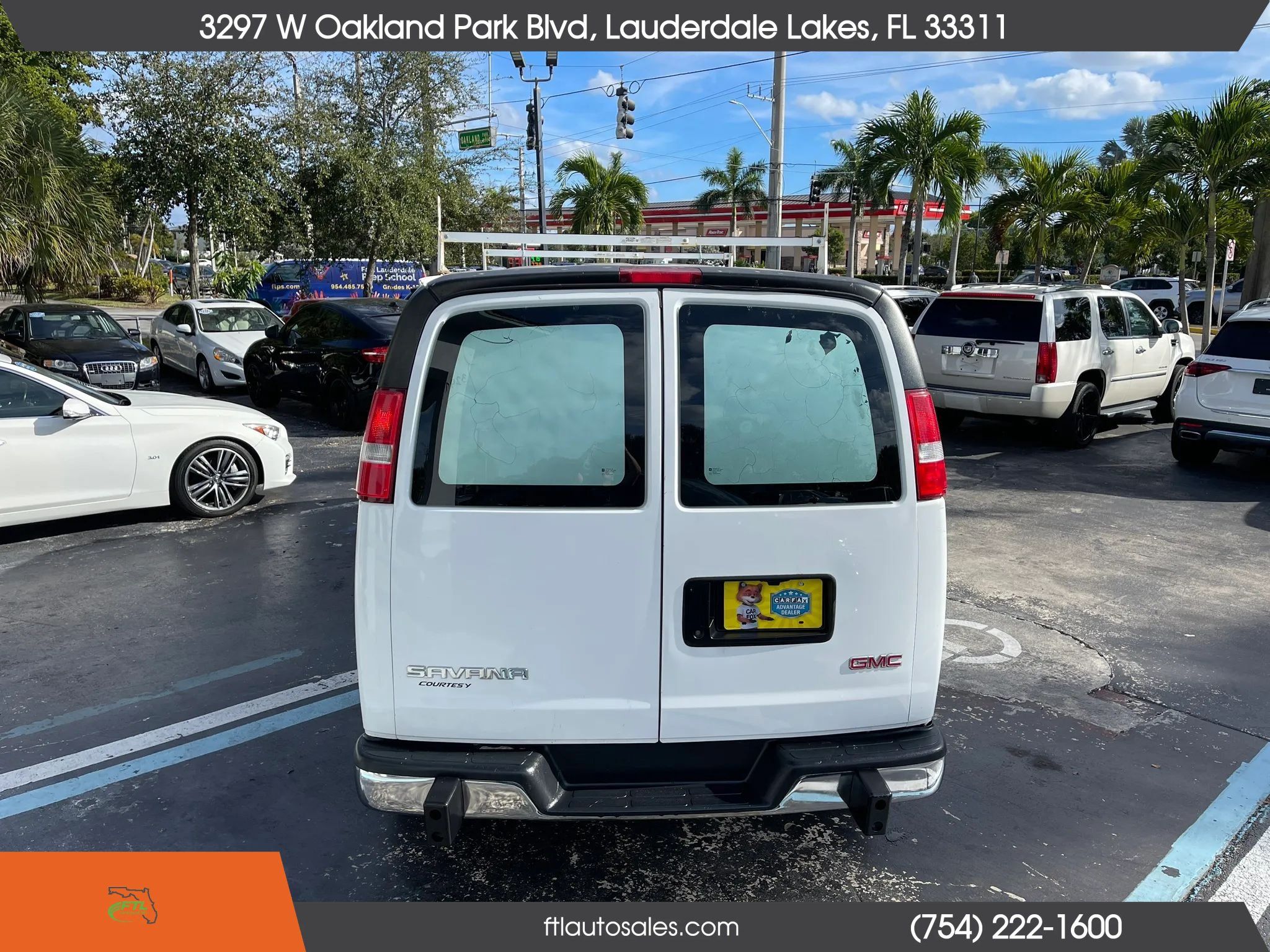 Used 2017 GMC Savana 3500 Extended RWD image 9