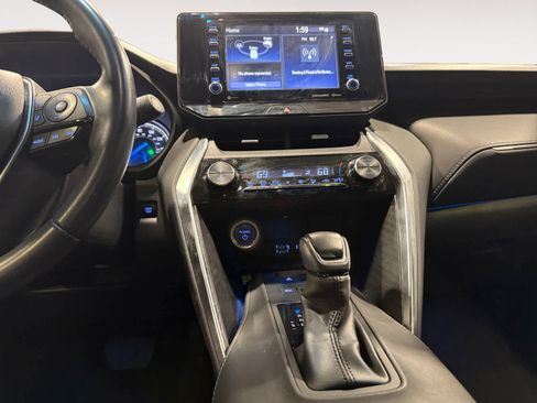 Used 2021 Toyota Venza XLE image 12