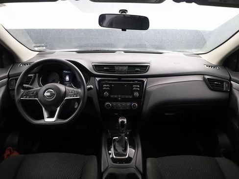 Used 2018 Nissan Rogue Sport S image 11