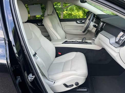 Certified 2025 Volvo XC60 T8 Plus w/ Climate Package AWD/4WD image 27