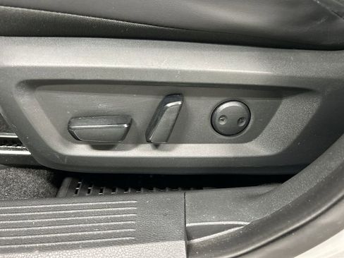 Used 2023 Nissan Rogue SV w/ SV Premium B Package image 10