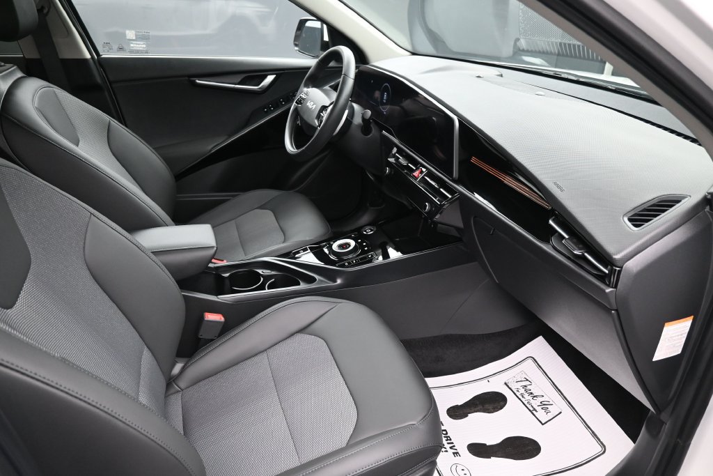 Used 2025 Kia Niro Wind w/ Wind Preserve Package FWD image 31