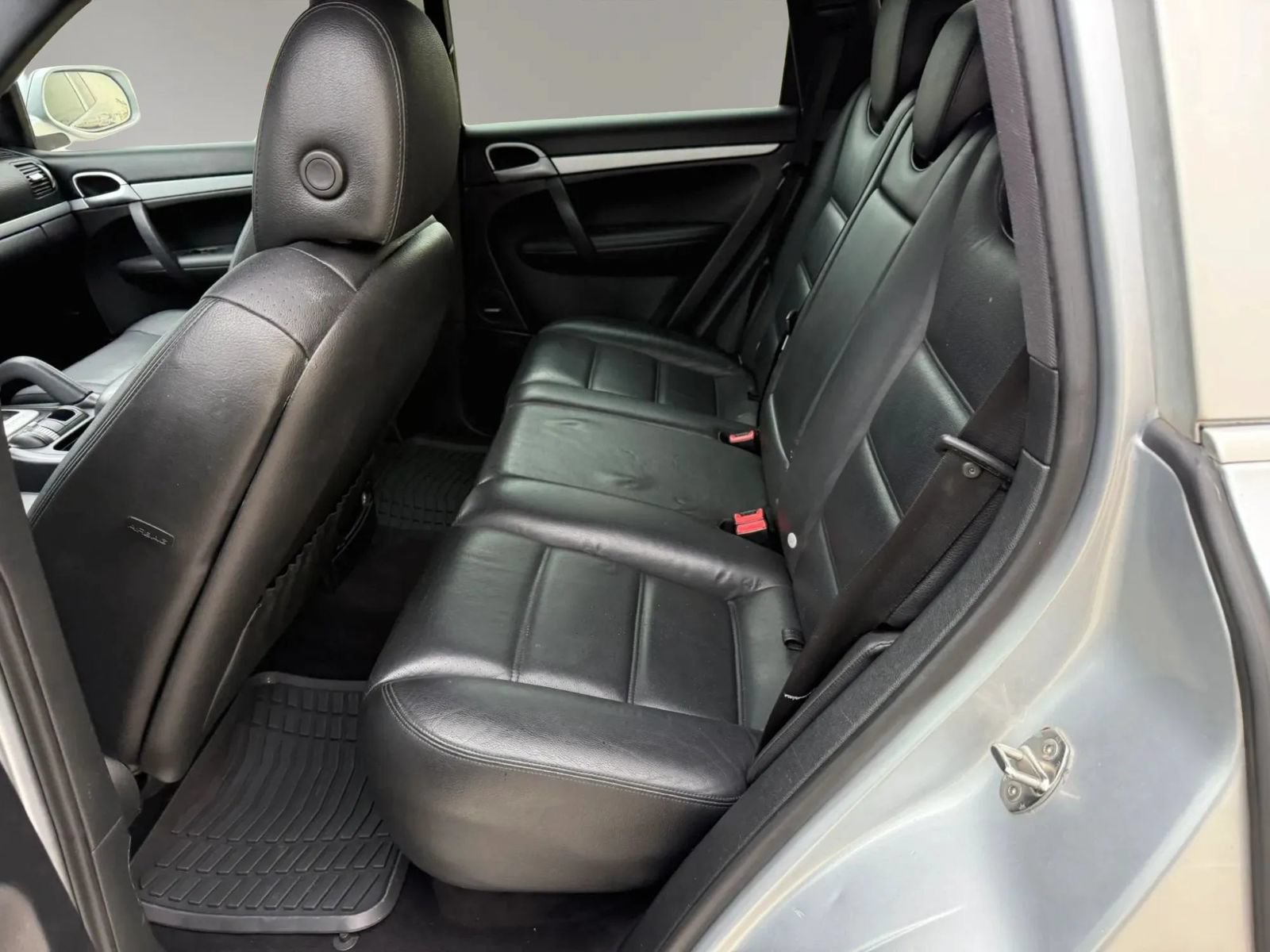 Used 2010 Porsche Cayenne AWD/4WD image 15