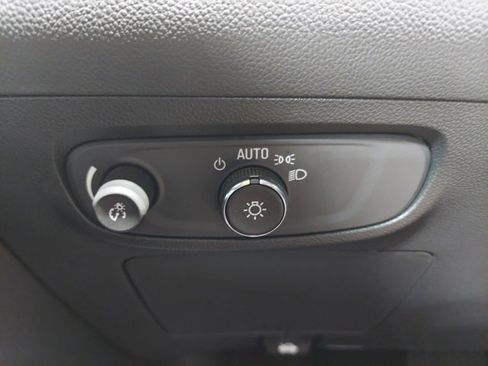 Certified 2024 Buick Encore GX Sport Touring image 31