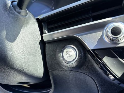 Used 2024 Kia Telluride LX image 15