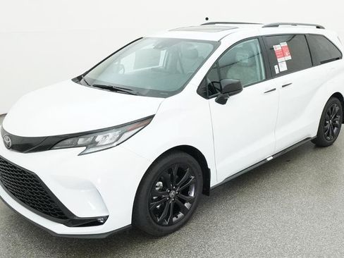 New 2026 Toyota Sienna XSE FWD image 20