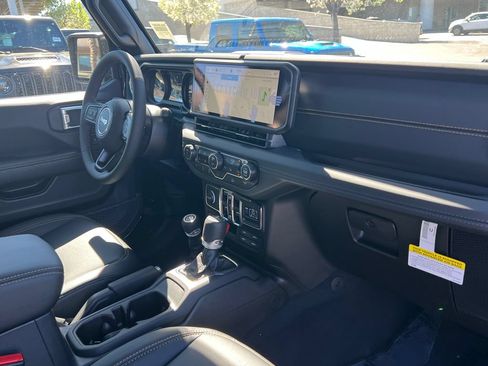 New 2026 Jeep Gladiator Sport AWD/4WD image 11