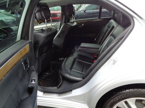 Used 2011 Mercedes-Benz E 350 4MATIC Sedan image 15