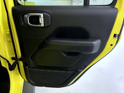 Used 2022 Jeep Wrangler Unlimited Sahara w/ Cold Weather Group image 17