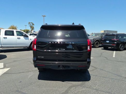 Used 2025 Ford Expedition Active AWD/4WD image 7