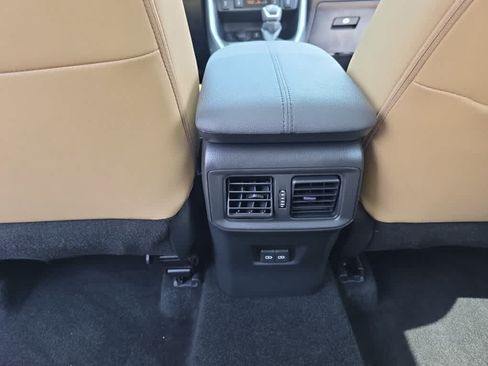 Used 2022 Toyota RAV4 XLE Premium AWD/4WD image 22