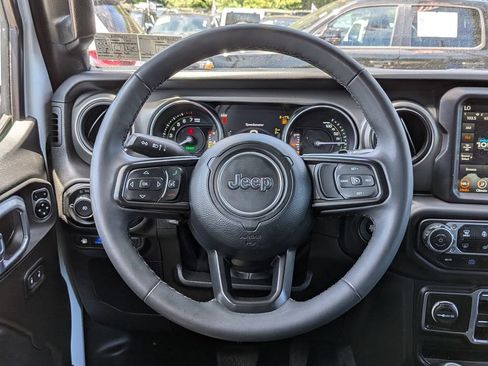 Used 2023 Jeep Wrangler Unlimited w/ Sun & Screen Package AWD/4WD image 13