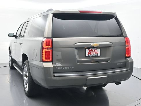 Used 2019 Chevrolet Suburban Premier AWD/4WD image 32