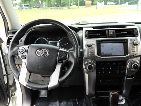 Used 2017 Toyota 4Runner Limited AWD/4WD image 50