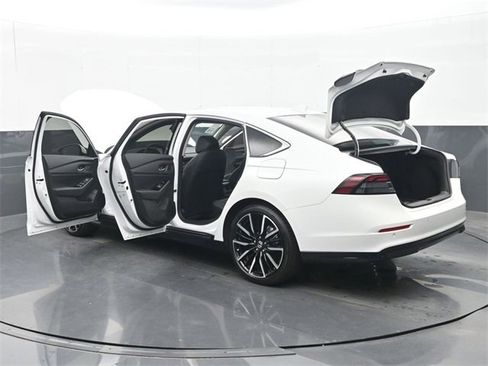 Certified 2024 Honda Accord Touring image 28