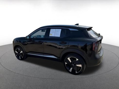 Used 2026 Nissan Kicks SR AWD/4WD image 10