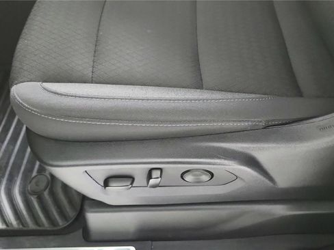 Used 2026 Chevrolet Silverado 1500 LT AWD/4WD image 11