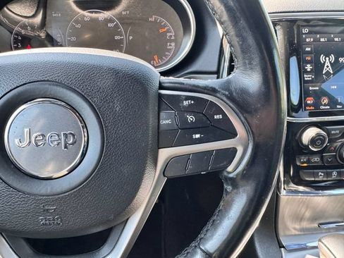 Used 2021 Jeep Grand Cherokee Laredo X AWD/4WD image 17