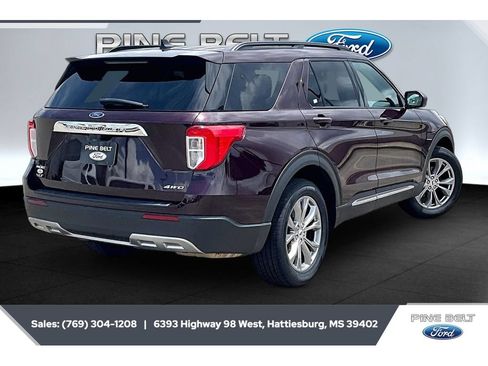 Used 2022 Ford Explorer XLT w/ Equipment Group 202A AWD/4WD image 11