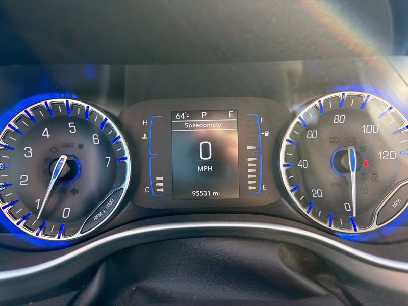 Used 2019 Chrysler Pacifica Touring-L w/ Tire & Wheel Group FWD image 18
