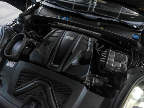 Used 2019 Porsche Macan S image 52
