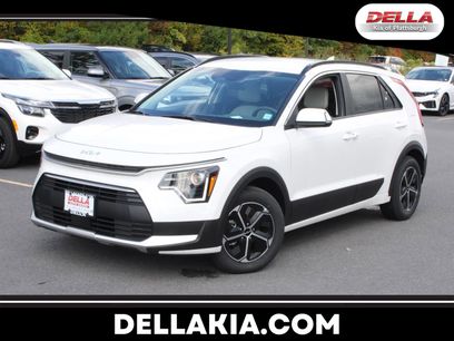 New 2025 Kia Niro EX