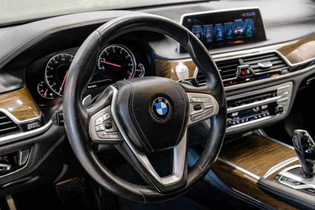 Used 2016 BMW 750i xDrive AWD/4WD image 21