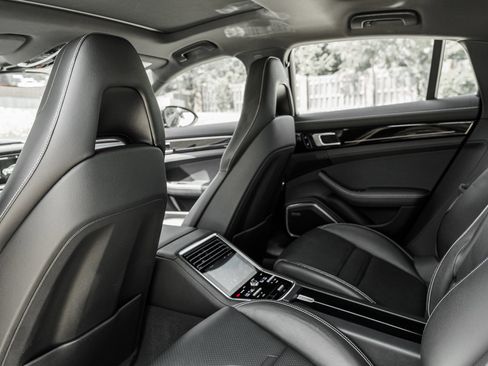 Used 2020 Porsche Panamera 4 image 27