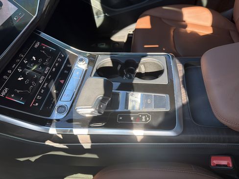 Used 2021 Audi Q7 3.0T Prestige image 9