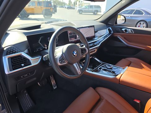 Used 2025 BMW X5 xDrive40i w/ Executive Package image 22