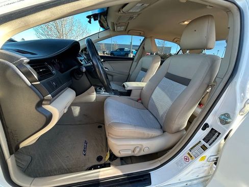 Used 2012 Toyota Camry Hybrid image 12