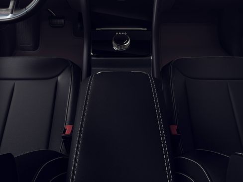 New 2026 Jeep Grand Cherokee Altitude AWD/4WD image 4