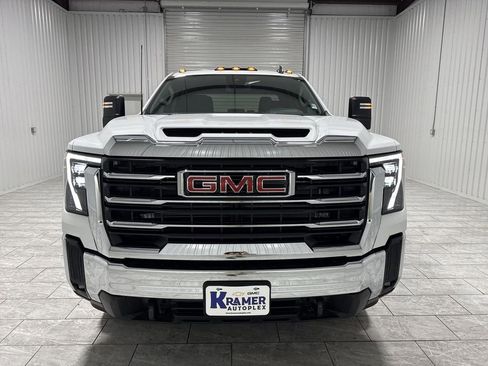 New 2026 GMC Sierra 2500 SLE w/ SLE Value Package; image 32