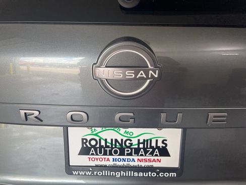Used 2025 Nissan Rogue SV AWD/4WD image 43
