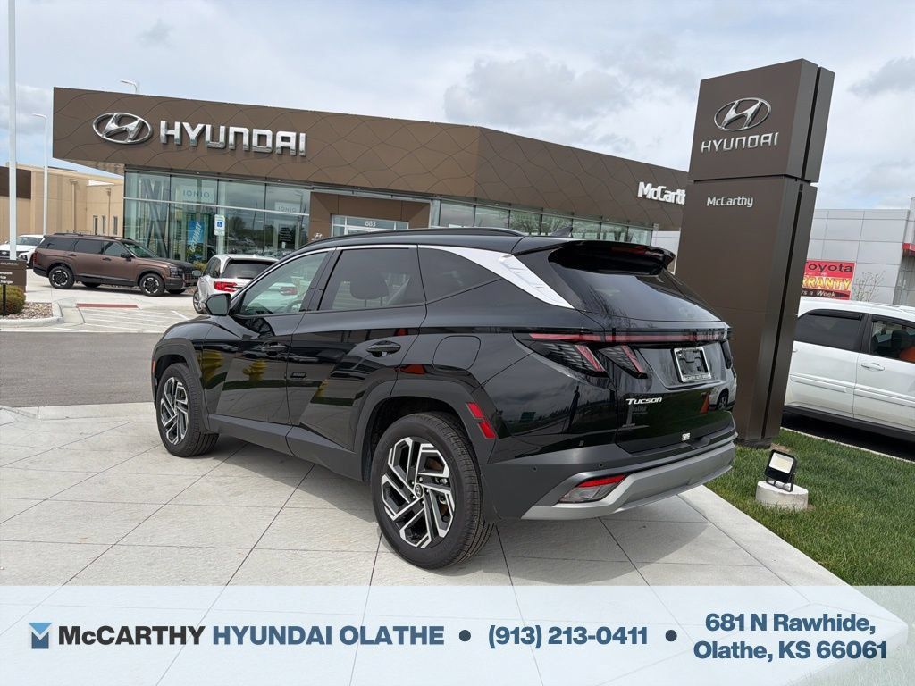 Used 2025 Hyundai Tucson Limited AWD/4WD image 17