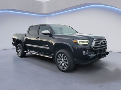Used 2022 Toyota Tacoma Limited AWD/4WD image 3