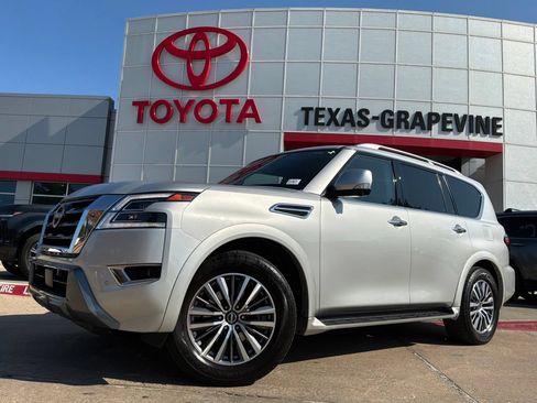 Used 2024 Nissan Armada SL RWD image 2